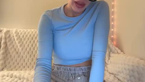 Poppy Knox online show from 11.14.25