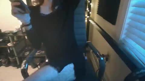 Snapshot of porcelain_tears01 chatting on 10.22.25 porcelain_tears01 online show from 10.22.25