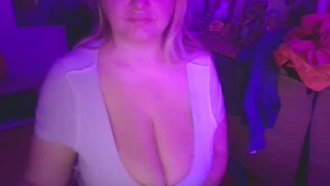 MelissOfficial online show from 12.16.25