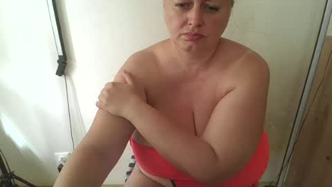 Snapshot of pornbusty chatting on 07.05.26 MelissOfficial online show from 07.05.26