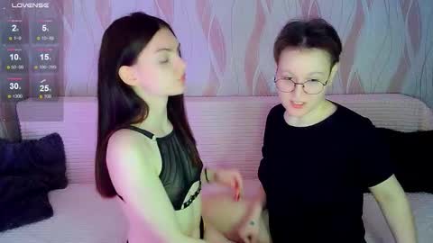 Snapshot of pornostendup chatting on 11.19.25 Ana and Tati online show from 11.19.25