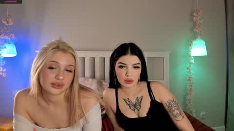 HERES SILVIA AND OlIVIA  WELCOME EVERYONE LOVENSE DOMI REACT TO YOUR TIPS LETS MAKE A GREAT SHOW TOGETHER  online show from 12.04.24