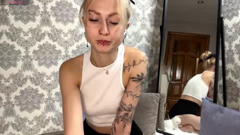  HERES SILVIA AND OlIVIA  WELCOME EVERYONE LOVENSE DOMI REACT TO YOUR TIPS LETS MAKE A GREAT SHOW TOGETHER  online show from 09.09.25