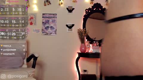 Snapshot of posigore chatting on 12.11.24 Anna Goth independient model online show from 12.11.24