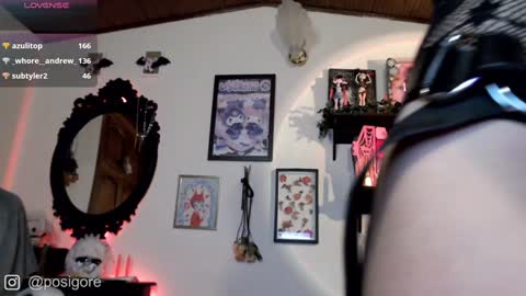 Snapshot of posigore chatting on 01.27.25 Anna Goth independient model online show from 01.27.25
