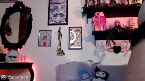Snapshot of posigore chatting on 01.28.25 Anna Goth independient model online show from 01.28.25