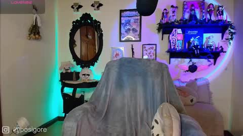 Snapshot of posigore chatting on 02.20.25 Anna Goth independient model online show from 02.20.25
