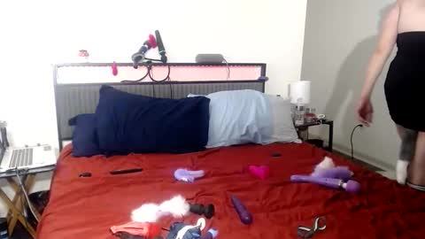 Snapshot of poundthatpussy4me chatting on 04.22.26 poundthatpussy4me online show from 04.22.26