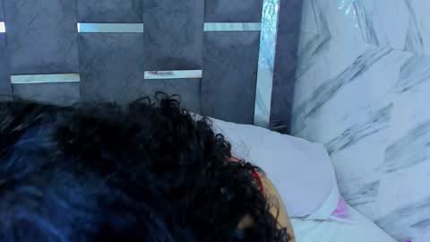 Snapshot of poutyseleny chatting on 01.25.25 poutyseleny online show from 01.25.25