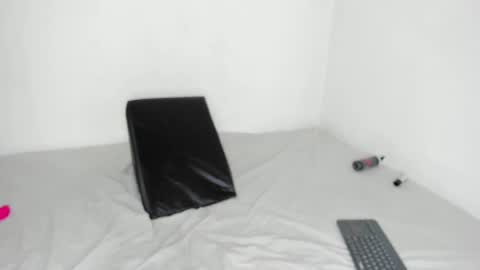 Snapshot of poutyseleny chatting on 09.21.25 poutyseleny online show from 09.21.25