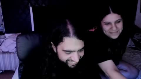 Snapshot of powercouplemix chatting on 11.04.25 Ravena Rozz online show from 11.04.25