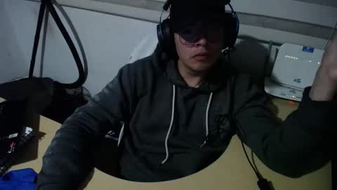 powerfulzeus2 online show from 11.17.25