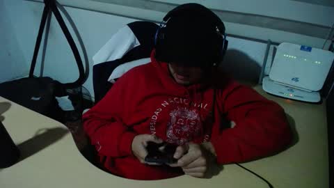 powerfulzeus2 online show from 11.20.25