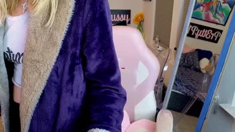 Evangeline Eva Darling online show from 11.14.25