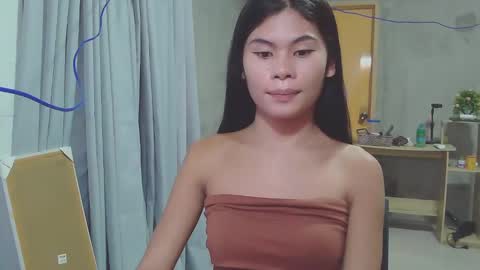 Snapshot of precious_athena chatting on 02.08.25 precious_athena online show from 02.08.25