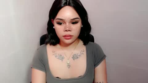 Snapshot of preciousangel69xxx chatting on 01.22.25 MAXXINE online show from 01.22.25