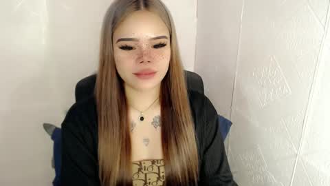 Snapshot of preciousangel69xxx chatting on 02.21.25 MAXXINE online show from 02.21.25