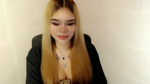 MAXXINE online show from 12.23.25