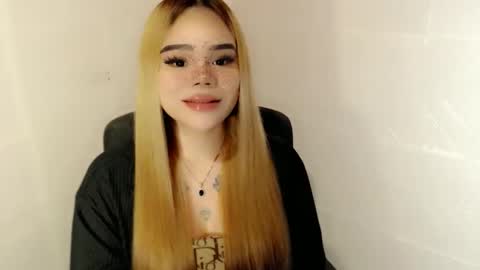 MAXXINE online show from 01.10.26