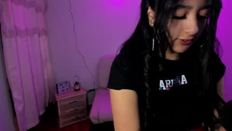 pretti scarlett online show from 11.18.25