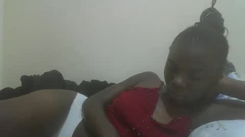 Snapshot of prettiest_doll chatting on 12.18.25 prettiest_doll online show from 12.18.25