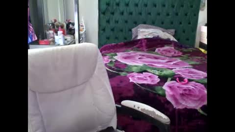 Yasmine pretty online show from 10.15.25