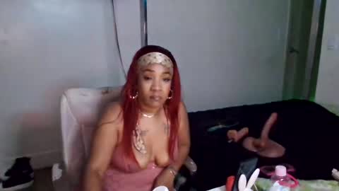 Snapshot of pretty69queen chatting on 07.22.26 Yasmine pretty online show from 07.22.26