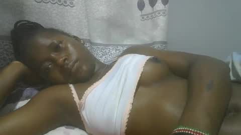 Snapshot of pretty_abella chatting on 01.31.25 abella online show from 01.31.25