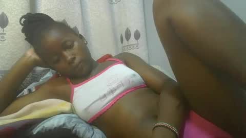 Snapshot of pretty_abella chatting on 02.03.25 abella online show from 02.03.25