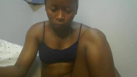 Snapshot of pretty_abella chatting on 02.03.25 abella online show from 02.03.25