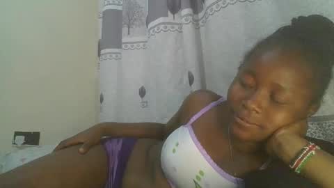 Snapshot of pretty_abella chatting on 02.05.25 abella online show from 02.05.25