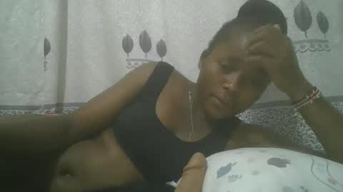 Snapshot of pretty_abella chatting on 02.06.25 abella online show from 02.06.25