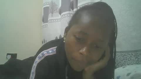 Snapshot of pretty_abella chatting on 02.07.25 abella online show from 02.07.25