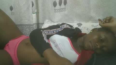 Snapshot of pretty_abella chatting on 02.08.25 abella online show from 02.08.25