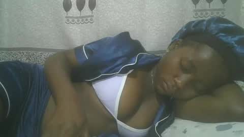 Snapshot of pretty_abella chatting on 02.10.25 abella online show from 02.10.25