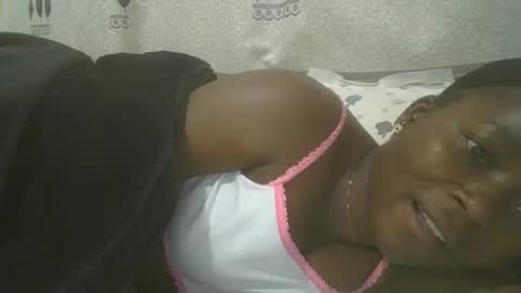 Snapshot of pretty_abella chatting on 02.11.25 abella online show from 02.11.25