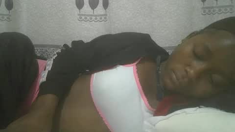 Snapshot of pretty_abella chatting on 02.12.25 abella online show from 02.12.25