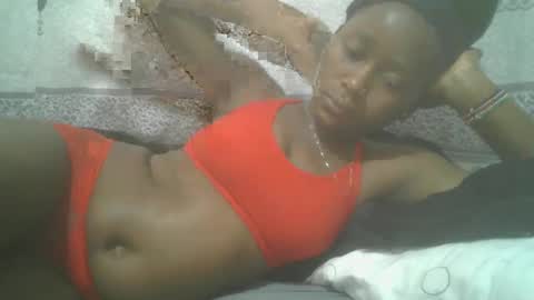 Snapshot of pretty_abella chatting on 02.14.25 abella online show from 02.14.25