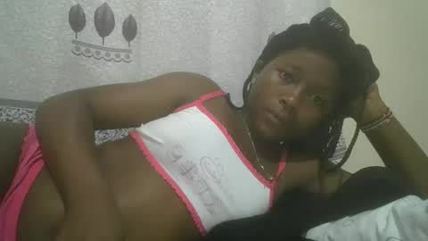 Snapshot of pretty_abella chatting on 02.15.25 abella online show from 02.15.25