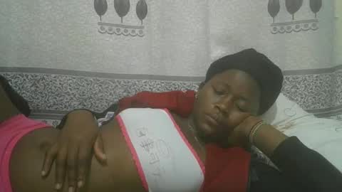 Snapshot of pretty_abella chatting on 02.15.25 abella online show from 02.15.25