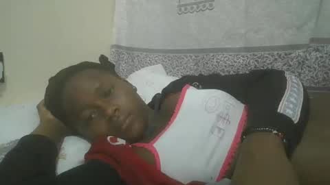 Snapshot of pretty_abella chatting on 02.16.25 abella online show from 02.16.25