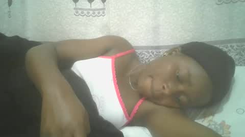 Snapshot of pretty_abella chatting on 02.16.25 abella online show from 02.16.25