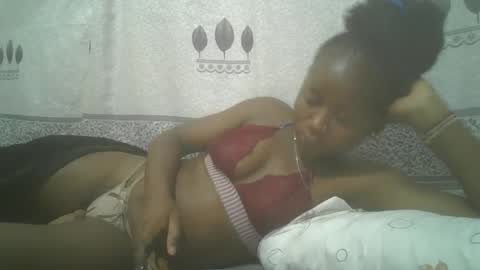 Snapshot of pretty_abella chatting on 02.16.25 abella online show from 02.16.25