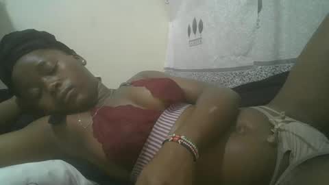 Snapshot of pretty_abella chatting on 02.16.25 abella online show from 02.16.25