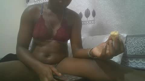 Snapshot of pretty_abella chatting on 02.17.25 abella online show from 02.17.25