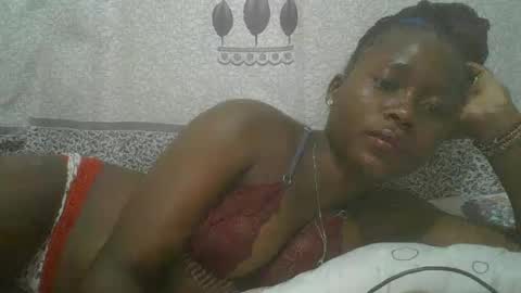 Snapshot of pretty_abella chatting on 02.17.25 abella online show from 02.17.25