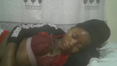 Snapshot of pretty_abella chatting on 02.18.25 abella online show from 02.18.25