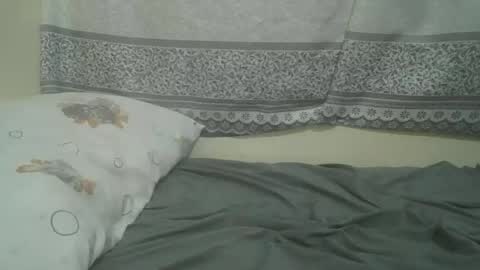 Snapshot of pretty_abella chatting on 02.18.25 abella online show from 02.18.25