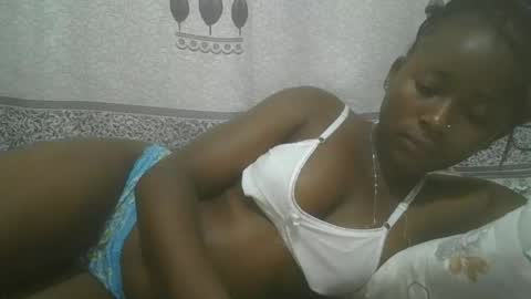 Snapshot of pretty_abella chatting on 02.18.25 abella online show from 02.18.25