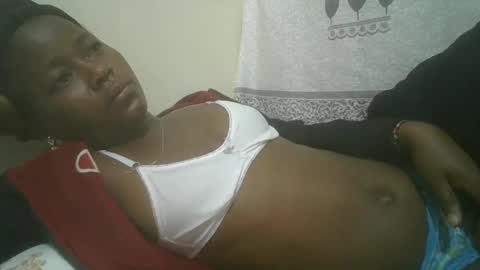 Snapshot of pretty_abella chatting on 02.19.25 abella online show from 02.19.25